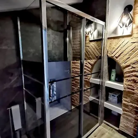 Rojo Apartment