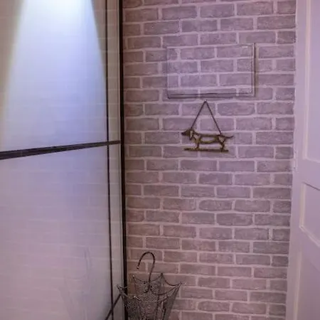 Rojo Apartment *